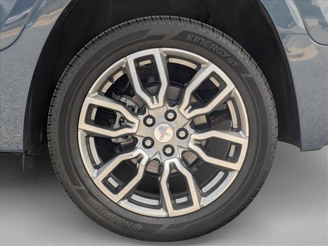 Used 2024 GMC Terrain Denali w/ Denali Premium Package AWD/4WD image 26