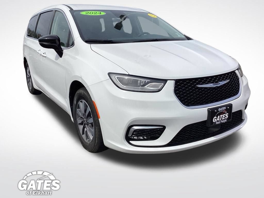 Used 2024 Chrysler Pacifica Limited