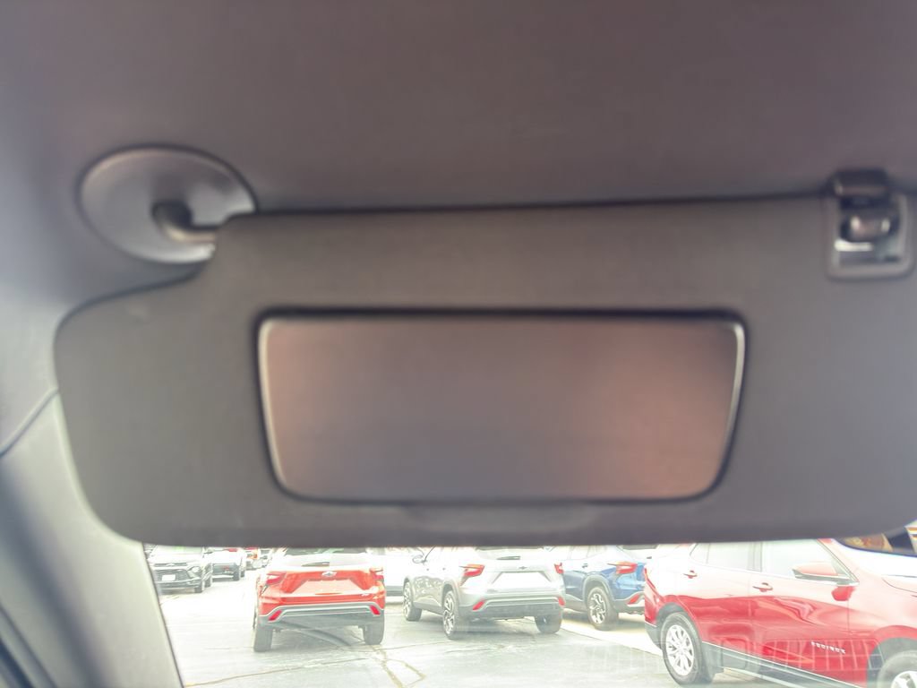 Certified 2023 Chevrolet Equinox RS FWD image 24