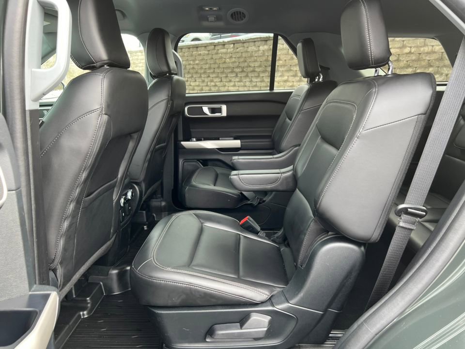 Certified 2023 Ford Explorer XLT w/ Equipment Group 202A image 4