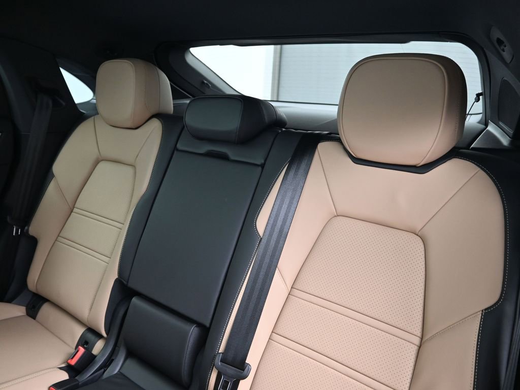 New 2026 Porsche Cayenne Coupe image 6