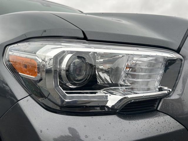 Used 2022 Toyota Tacoma TRD Off-Road w/ Technology Package image 11