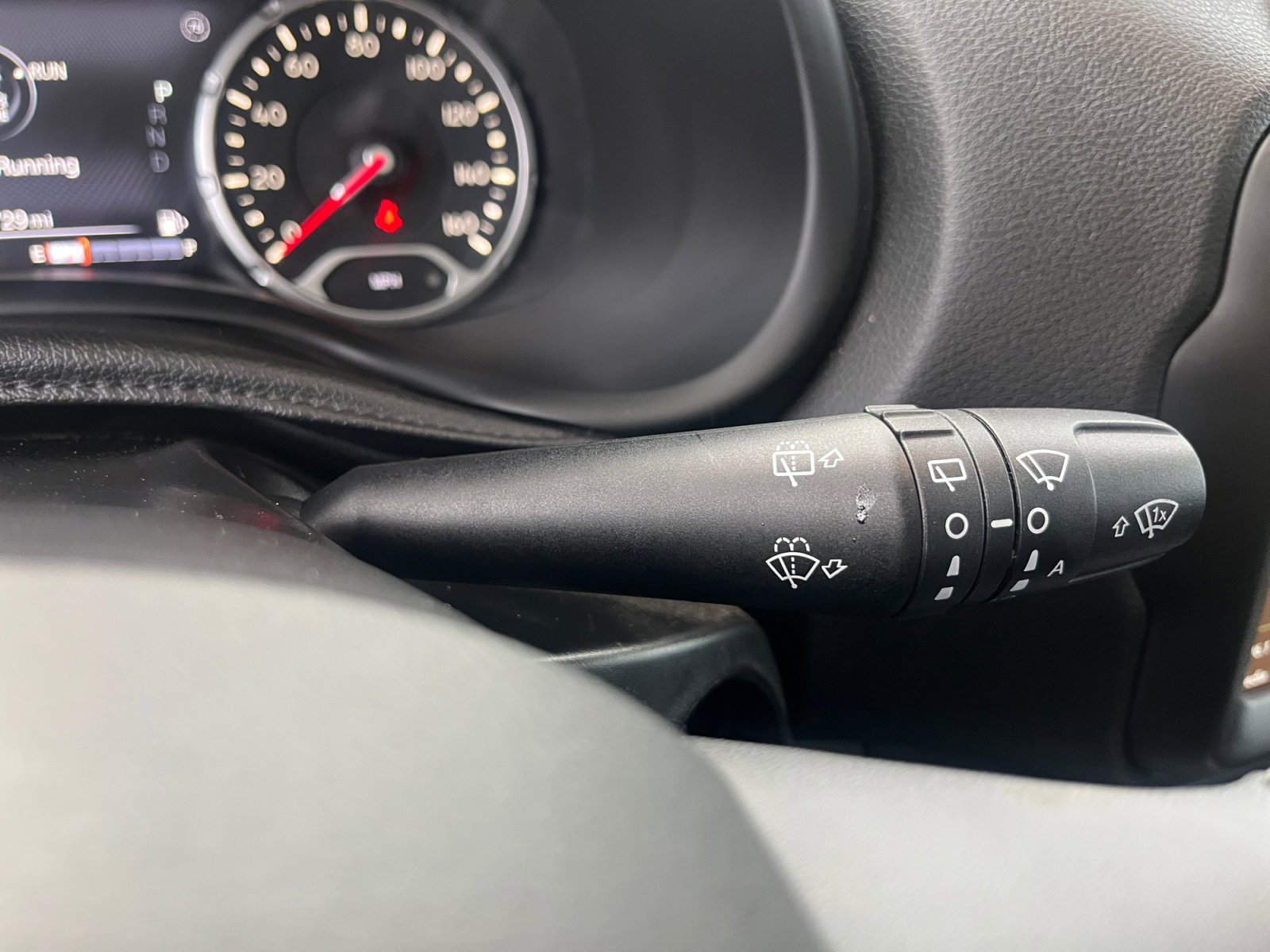 Used 2020 Jeep Renegade Latitude w/ UConnect 8.4 Nav Group image 11