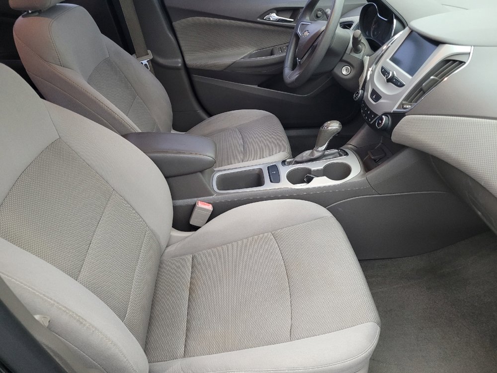 Used 2017 Chevrolet Cruze LS image 21