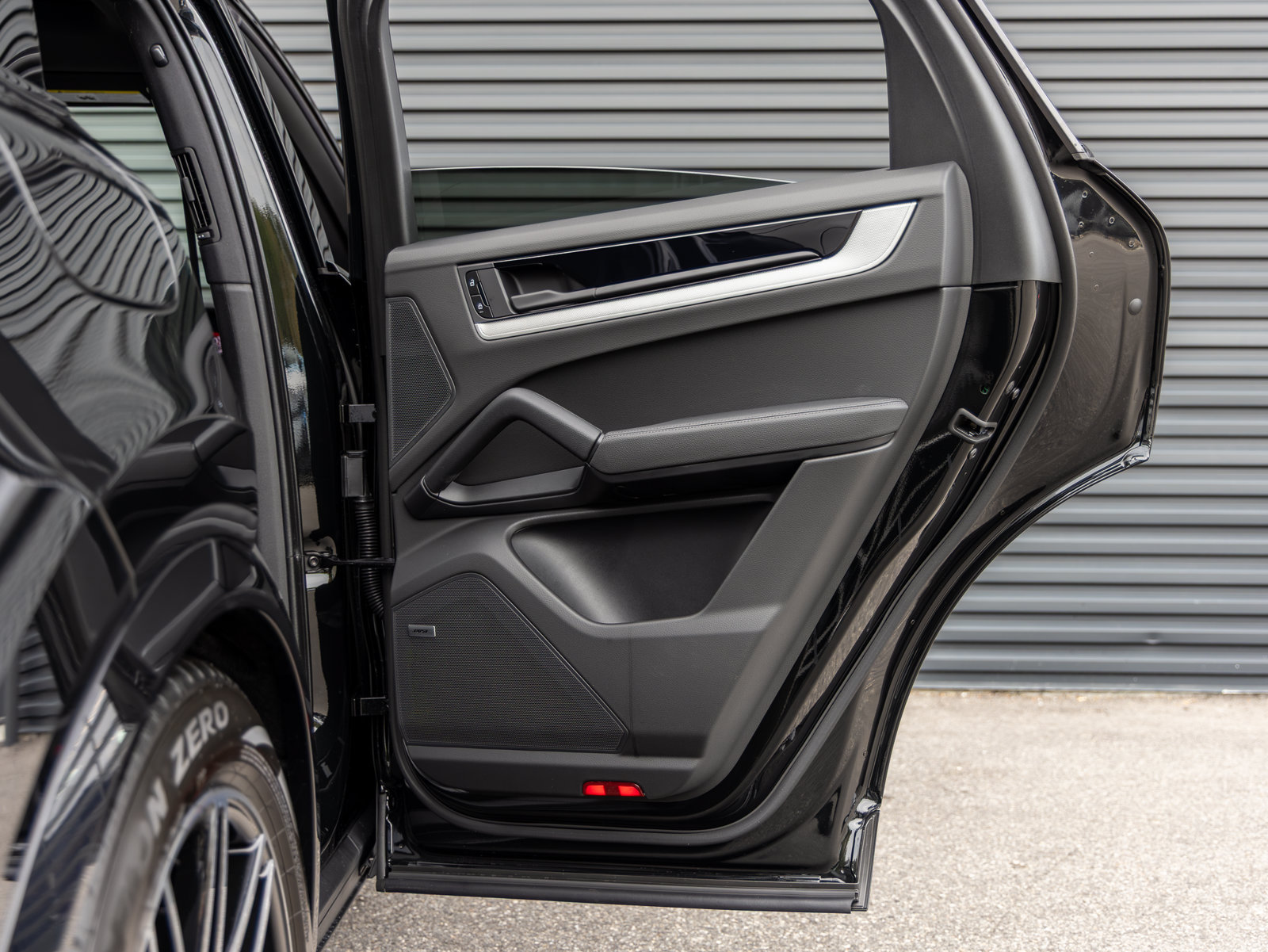 New 2026 Porsche Cayenne Coupe AWD/4WD image 29