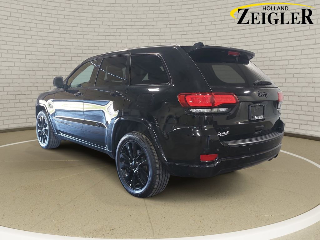 Used 2019 Jeep Grand Cherokee Altitude AWD/4WD image 7