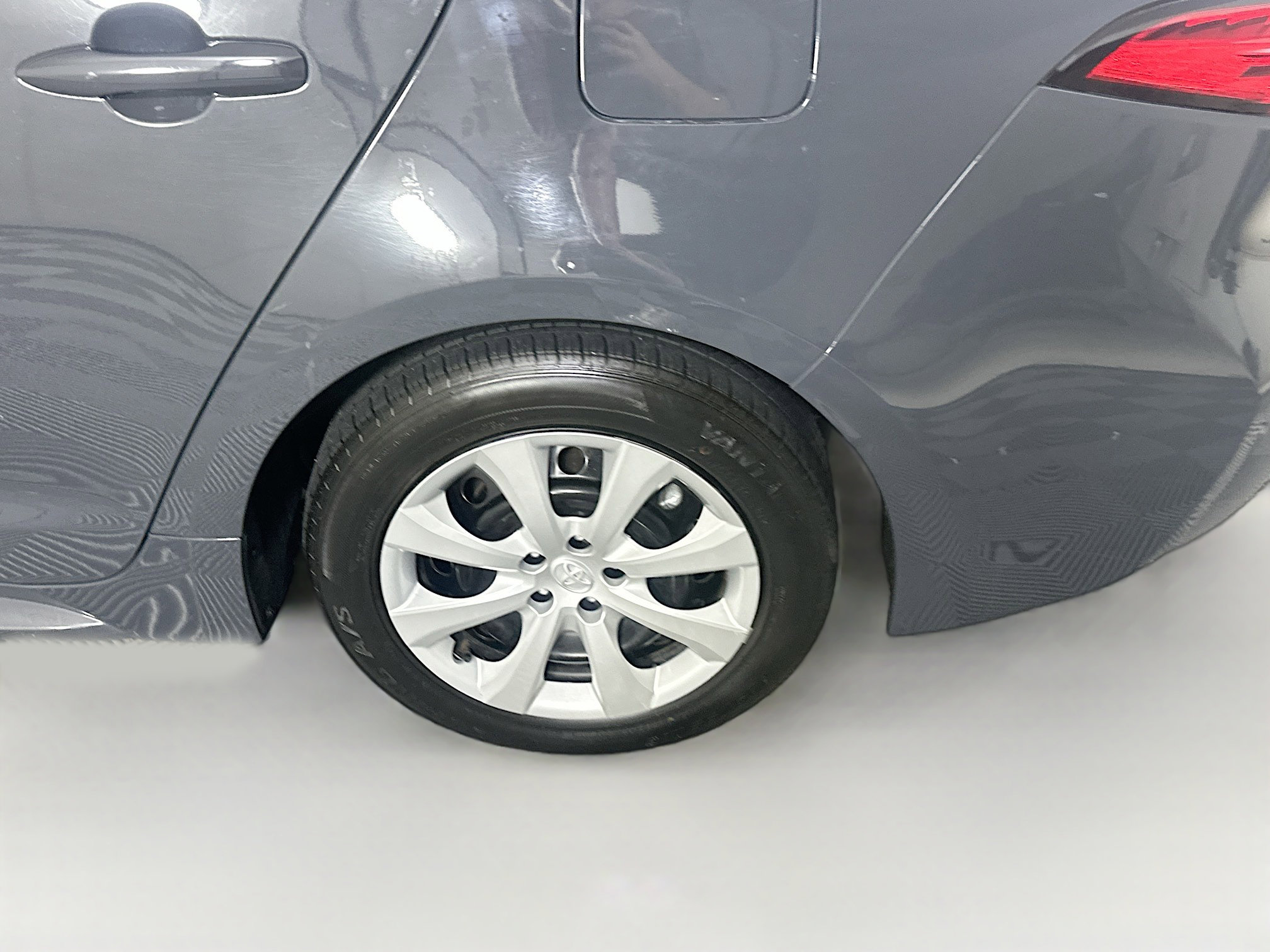 Used 2024 Toyota Corolla LE FWD image 11