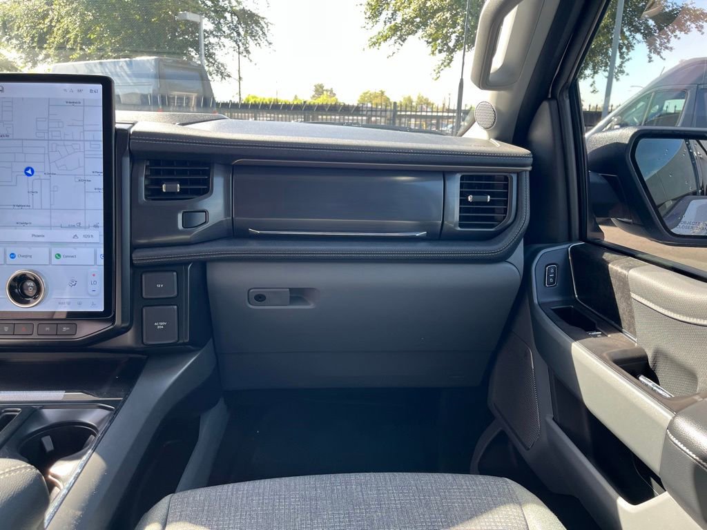 Used 2024 Ford F150 Lightning Flash AWD/4WD image 8