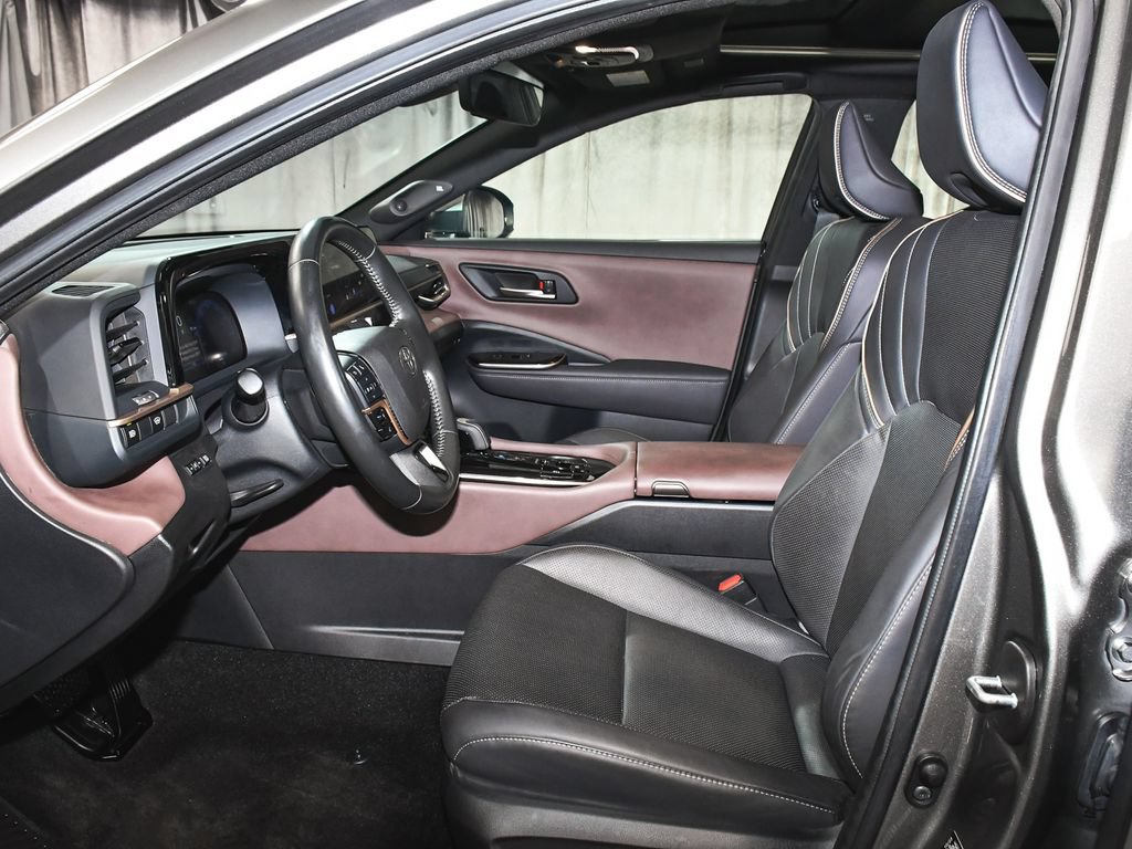 Used 2024 Toyota Crown AWD/4WD image 45