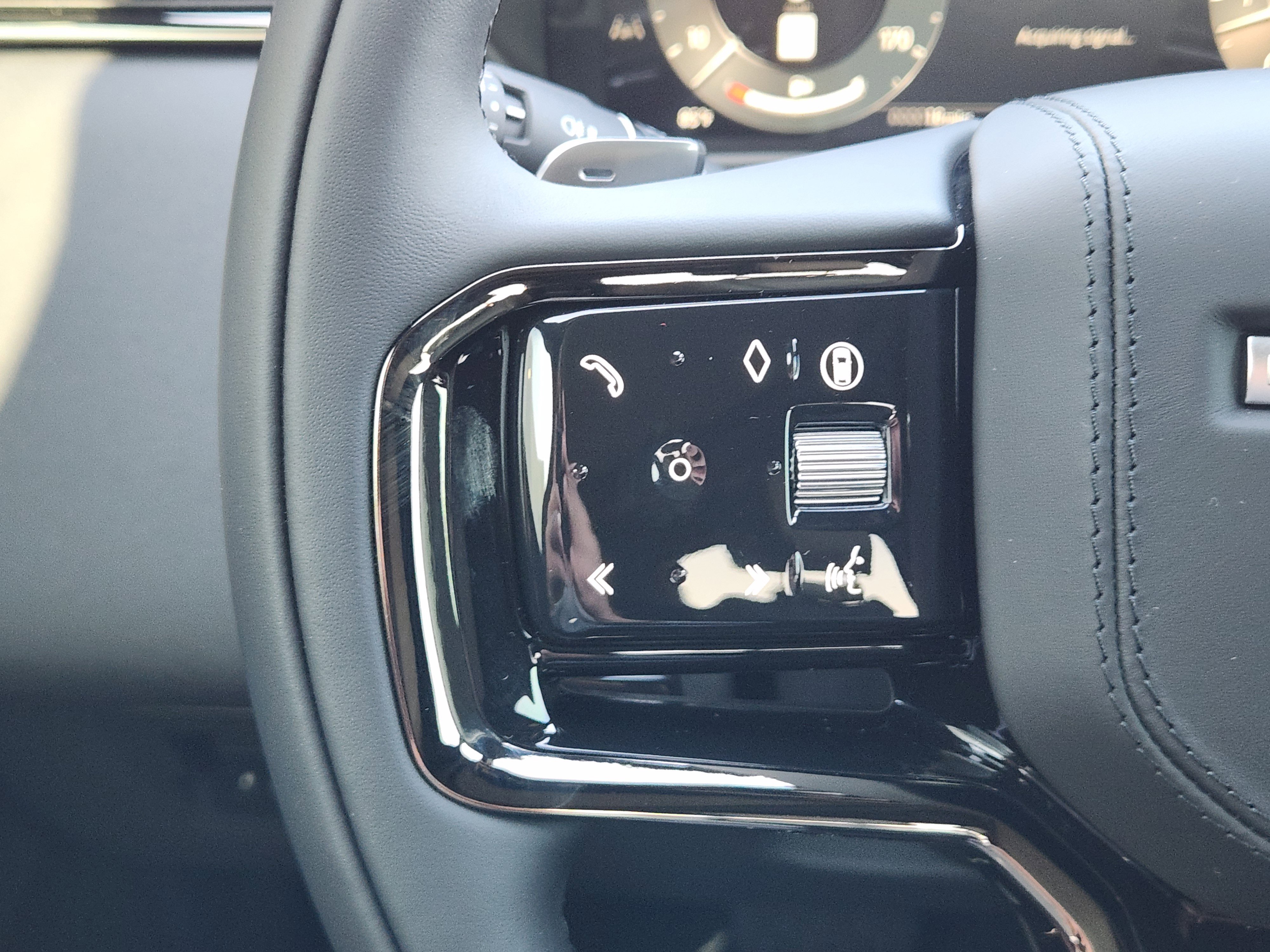 New 2026 Land Rover Range Rover Velar S image 31