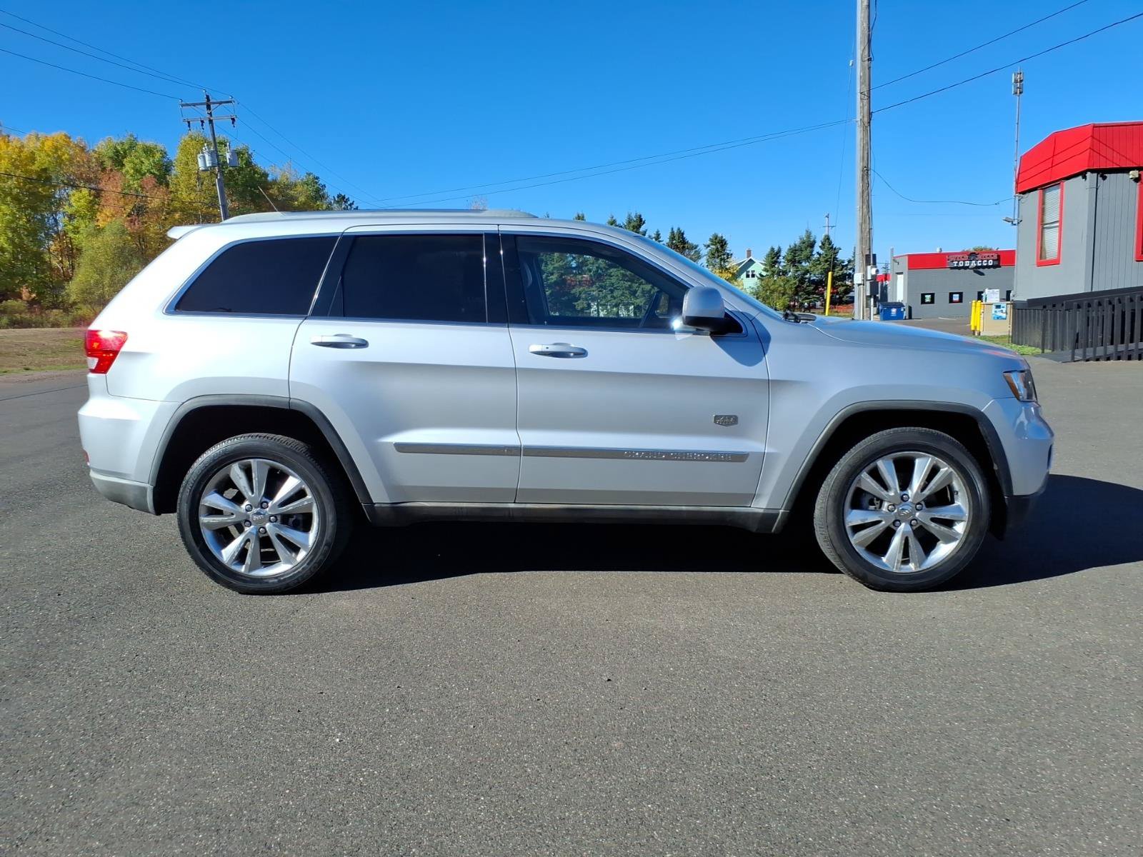 Used 2011 Jeep Grand Cherokee 70th Anniversary AWD/4WD image 7