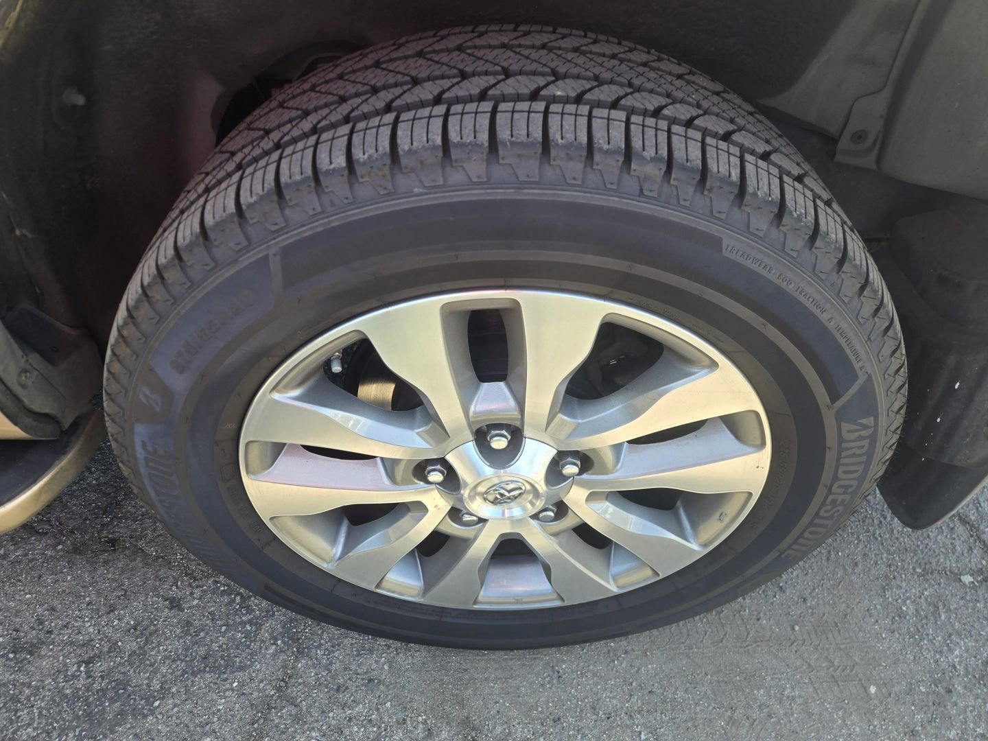 Used 2010 Toyota Sequoia Limited image 30