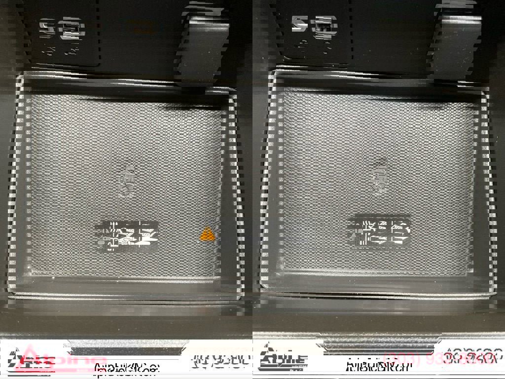 Used 2022 GMC Yukon XL Denali w/ Denali Premium Package image 18