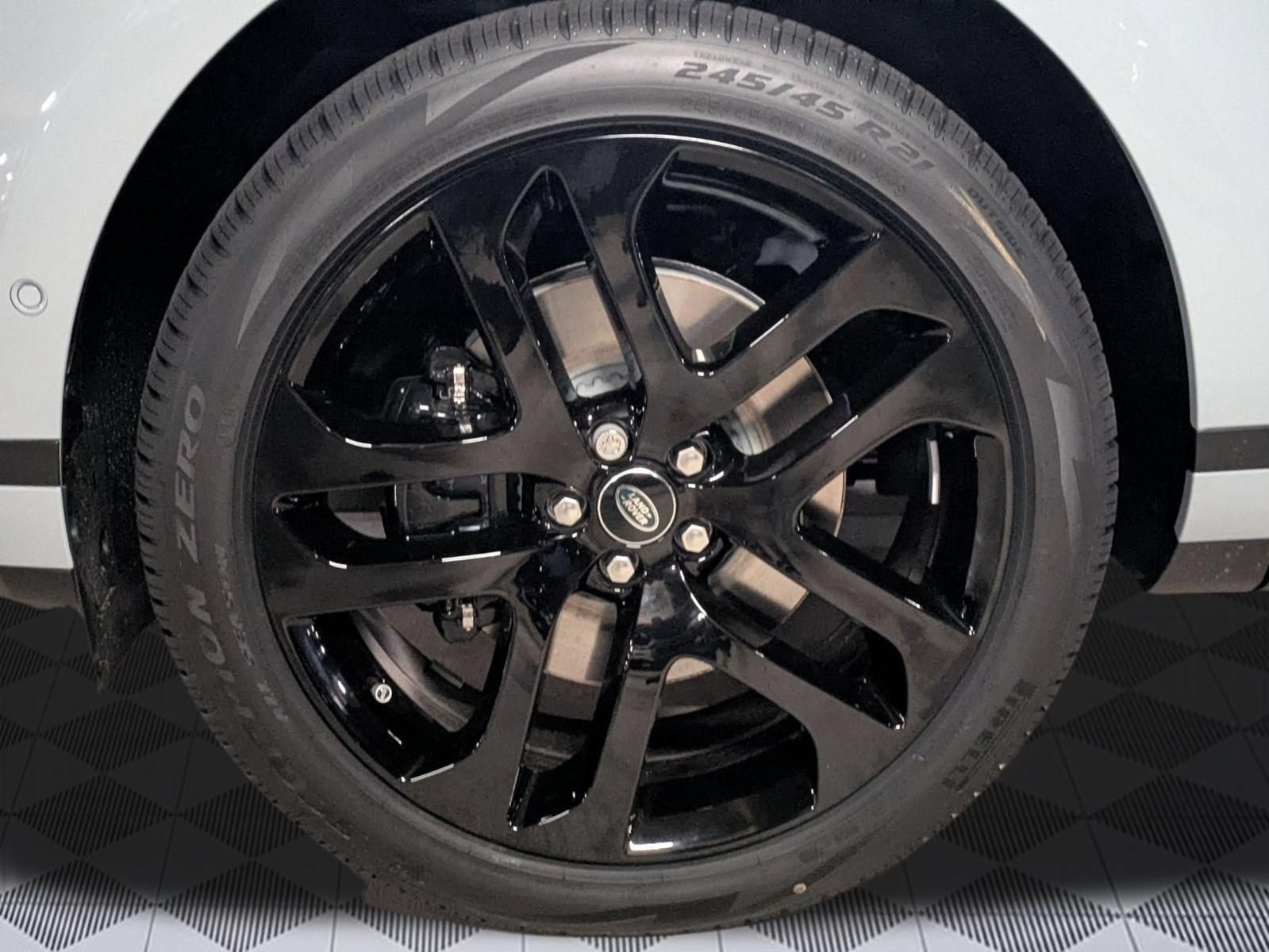 New 2026 Land Rover Range Rover Evoque S AWD/4WD image 9