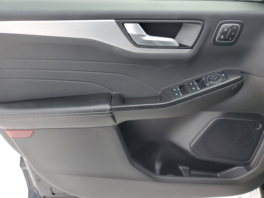 Used 2024 Ford Escape Platinum image 27