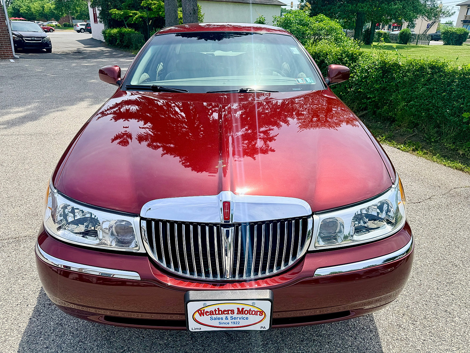Used 2002 Lincoln Town Car Executive RWD image 12