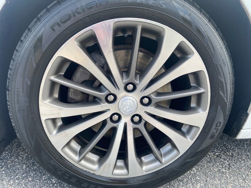 Used 2017 Buick LaCrosse Premium image 30