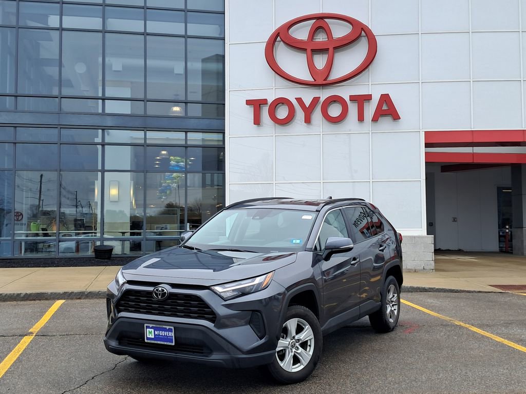 Used 2024 Toyota RAV4 XLE AWD/4WD image 1