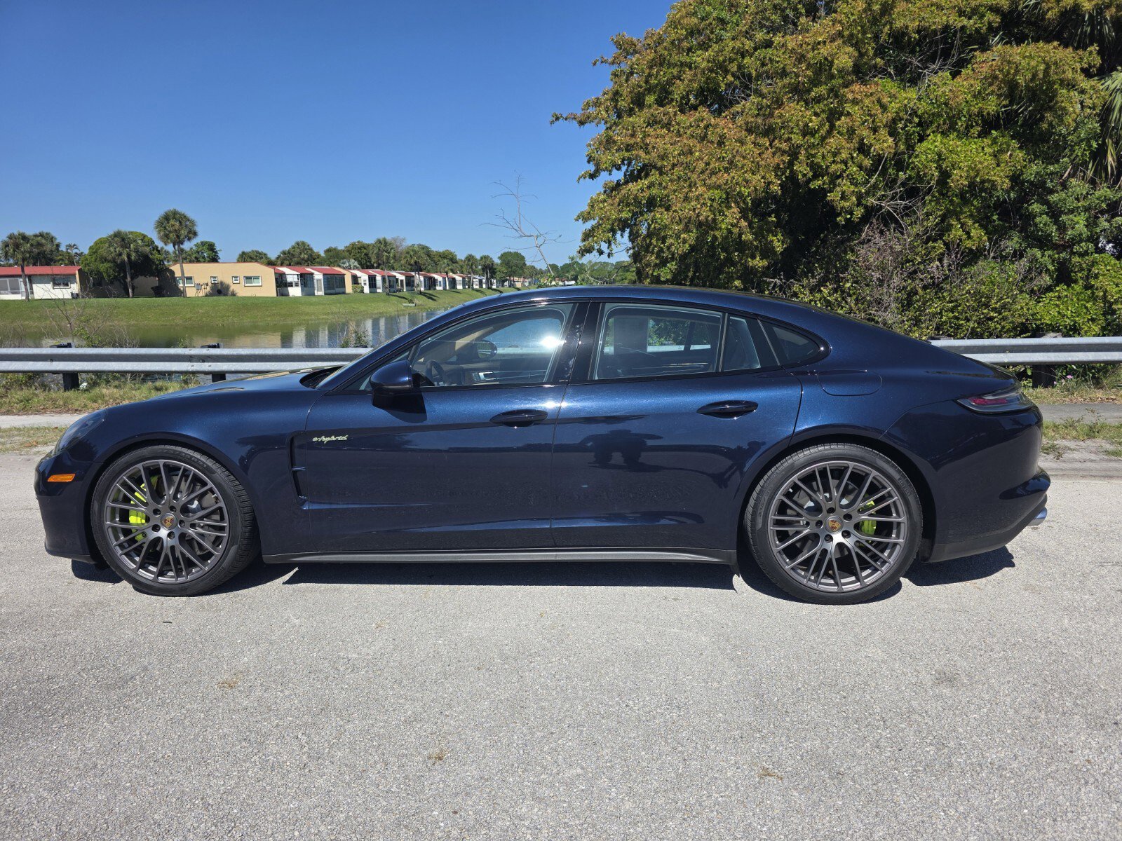 Used 2022 Porsche Panamera 4 E-Hybrid AWD/4WD image 7
