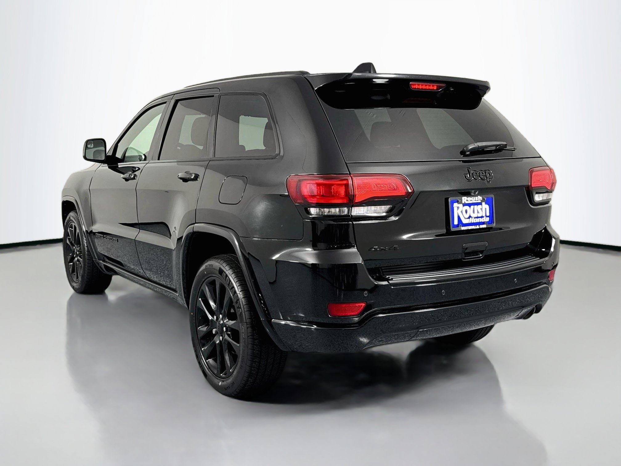 Used 2018 Jeep Grand Cherokee Altitude AWD/4WD image 7