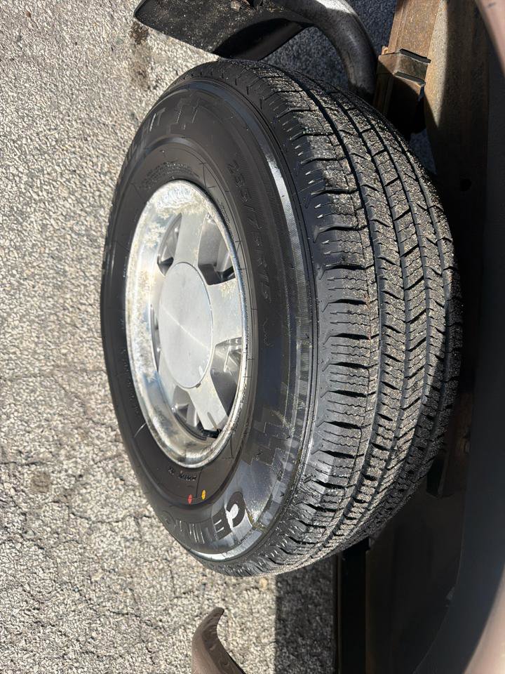 Used 2002 Chevrolet Express 1500 1500 Express Crew w/ LS Preferred Equipment Group RWD image 5