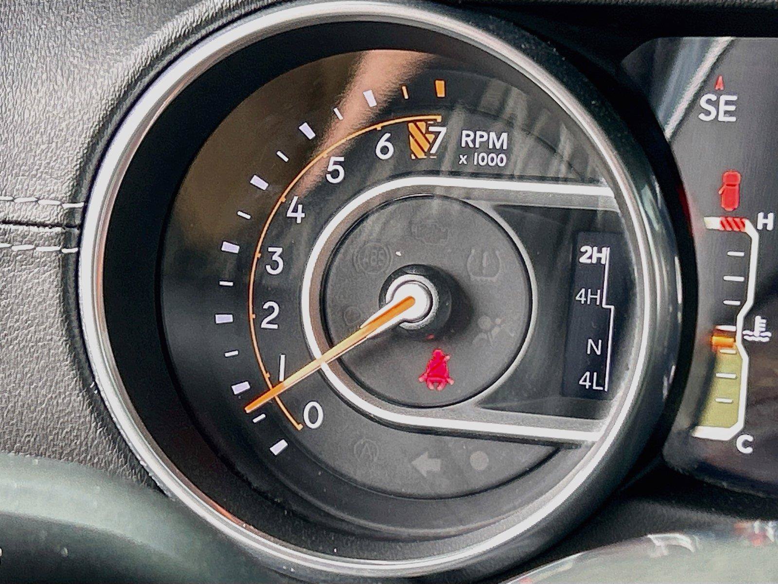 Used 2018 Jeep Wrangler Unlimited Sahara AWD/4WD image 38