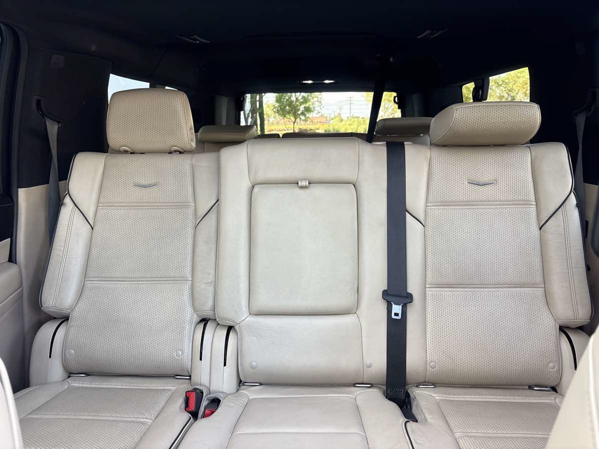 Used 2021 Cadillac Escalade ESV Premium Luxury w/ Driver Assist Tech Package RWD image 34