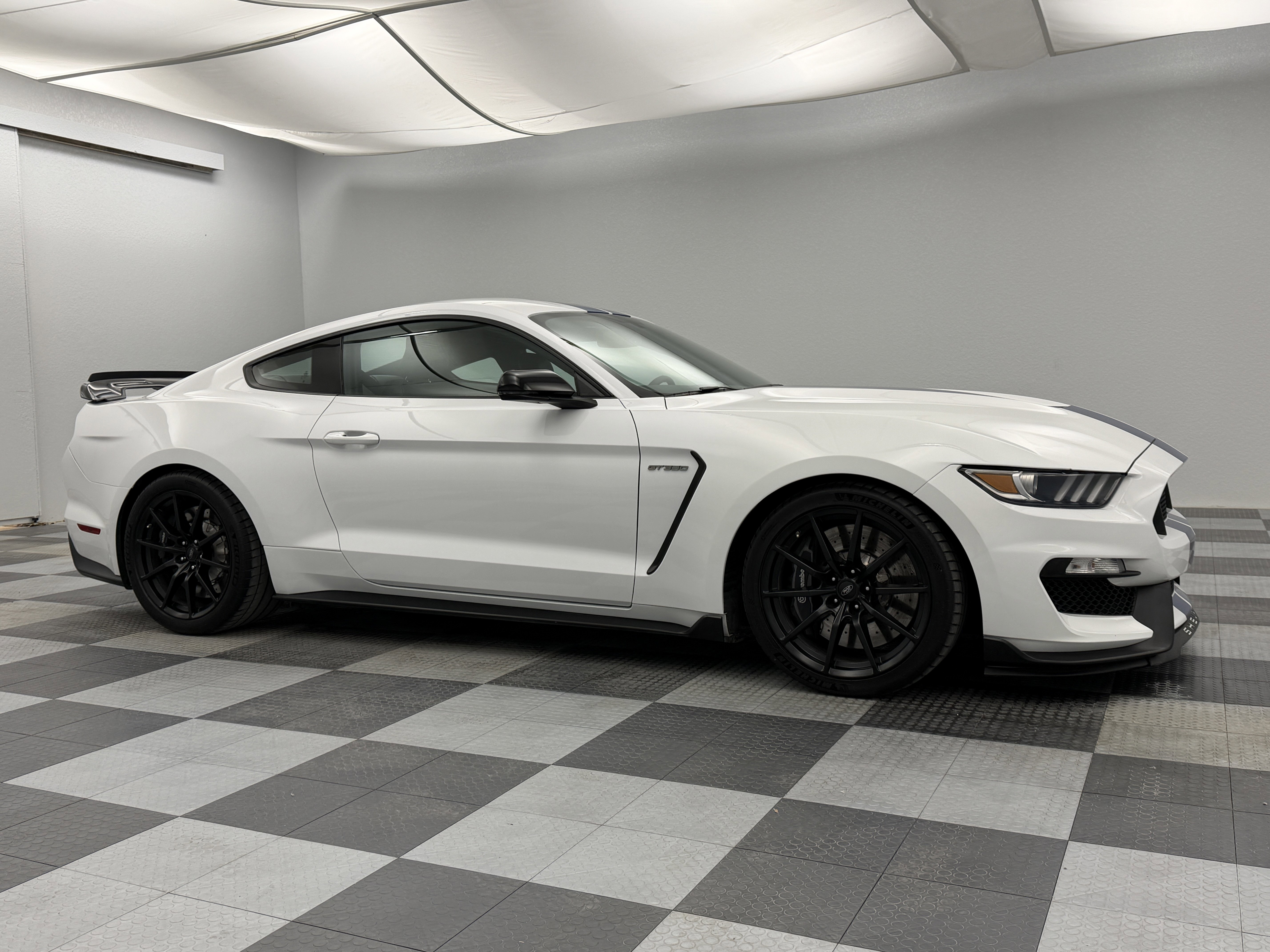 Used 2017 Ford Mustang Shelby GT350 image 19