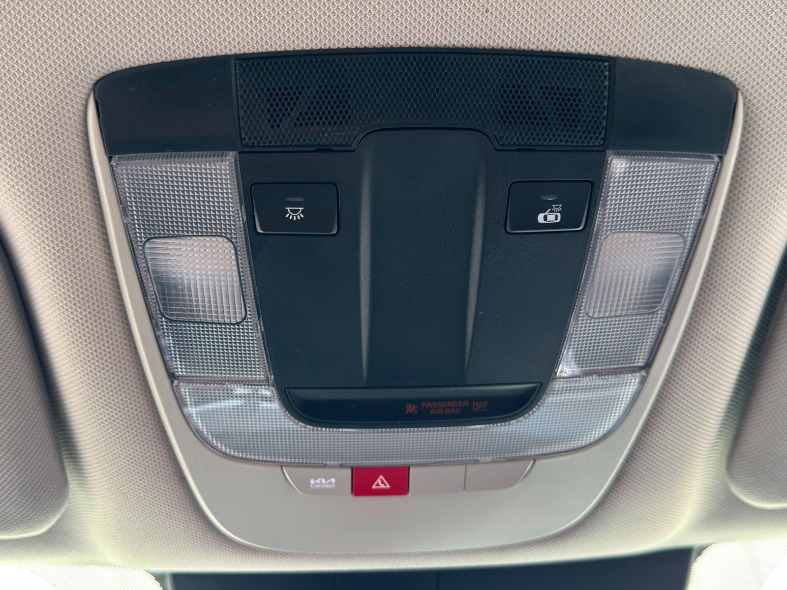 Used 2024 Kia Sorento LX FWD image 29