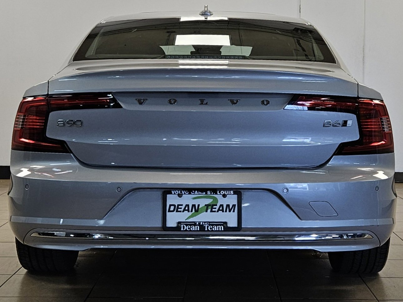 Used 2023 Volvo S90 B6 Ultimate w/ Protection Package Premier image 7