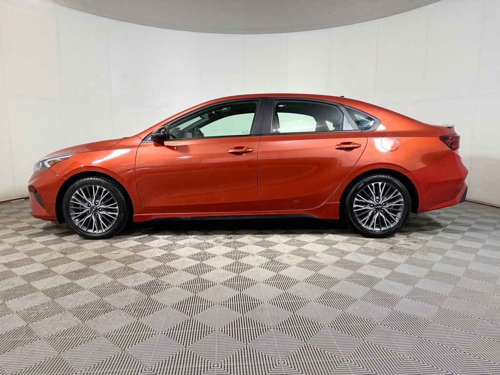 Used 2023 Kia Forte GT-Line w/ GT-Line Premium Package FWD image 3
