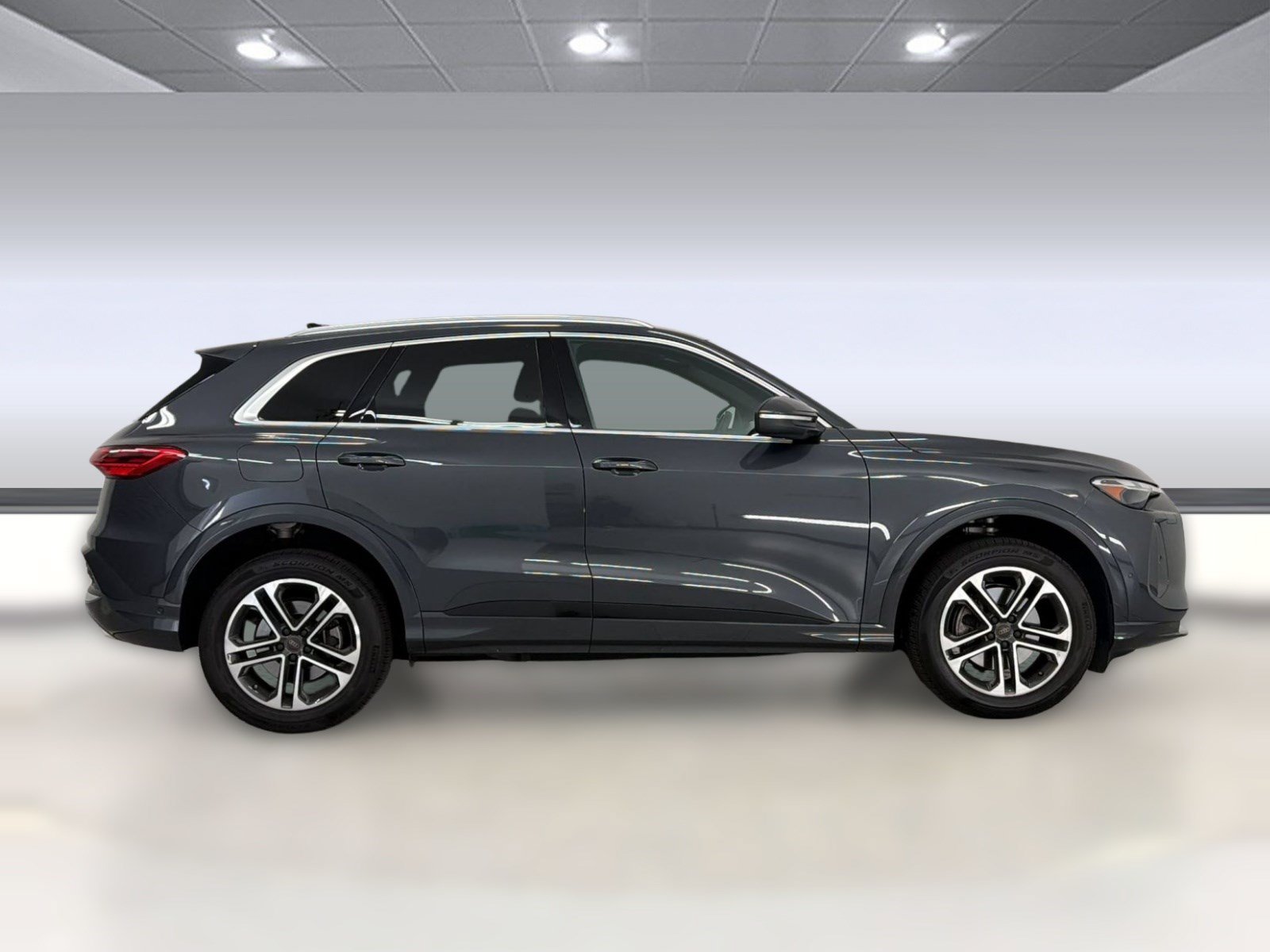 Used 2025 Audi Q5 Premium w/ Convenience Package AWD/4WD image 8