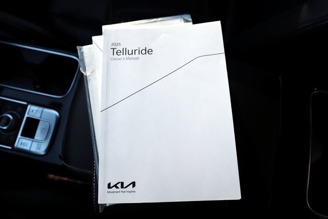 Used 2025 Kia Telluride S image 38