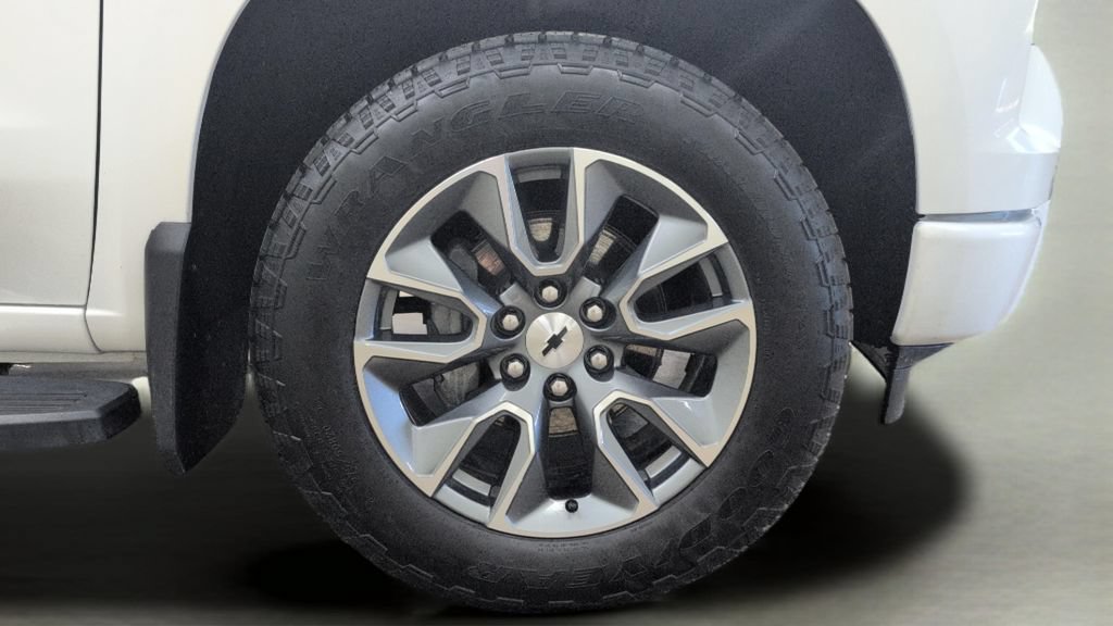 Used 2025 Chevrolet Silverado 1500 RST AWD/4WD image 29