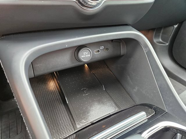 Certified 2023 Volvo XC40 Recharge Plus w/ Protection Package Premier AWD/4WD image 26