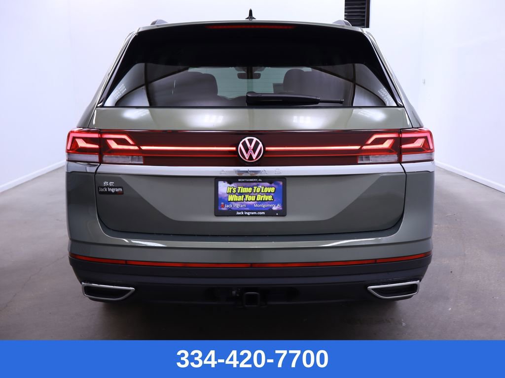 New 2025 Volkswagen Atlas SE w/ Black Wheel Package image 4