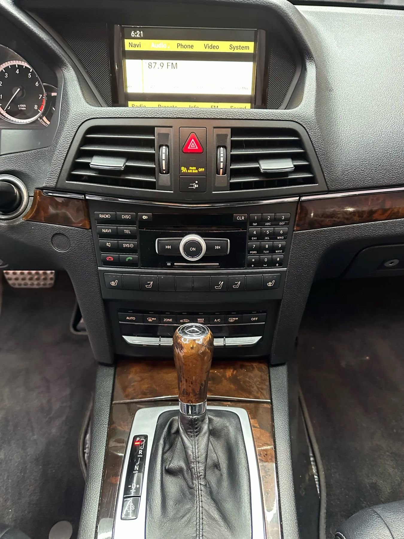 Used 2011 Mercedes-Benz E 350 Cabriolet image 25
