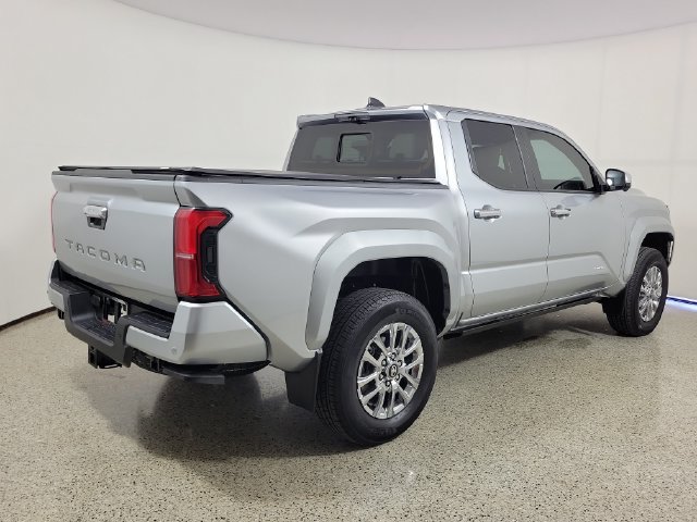 Used 2025 Toyota Tacoma Limited AWD/4WD image 5