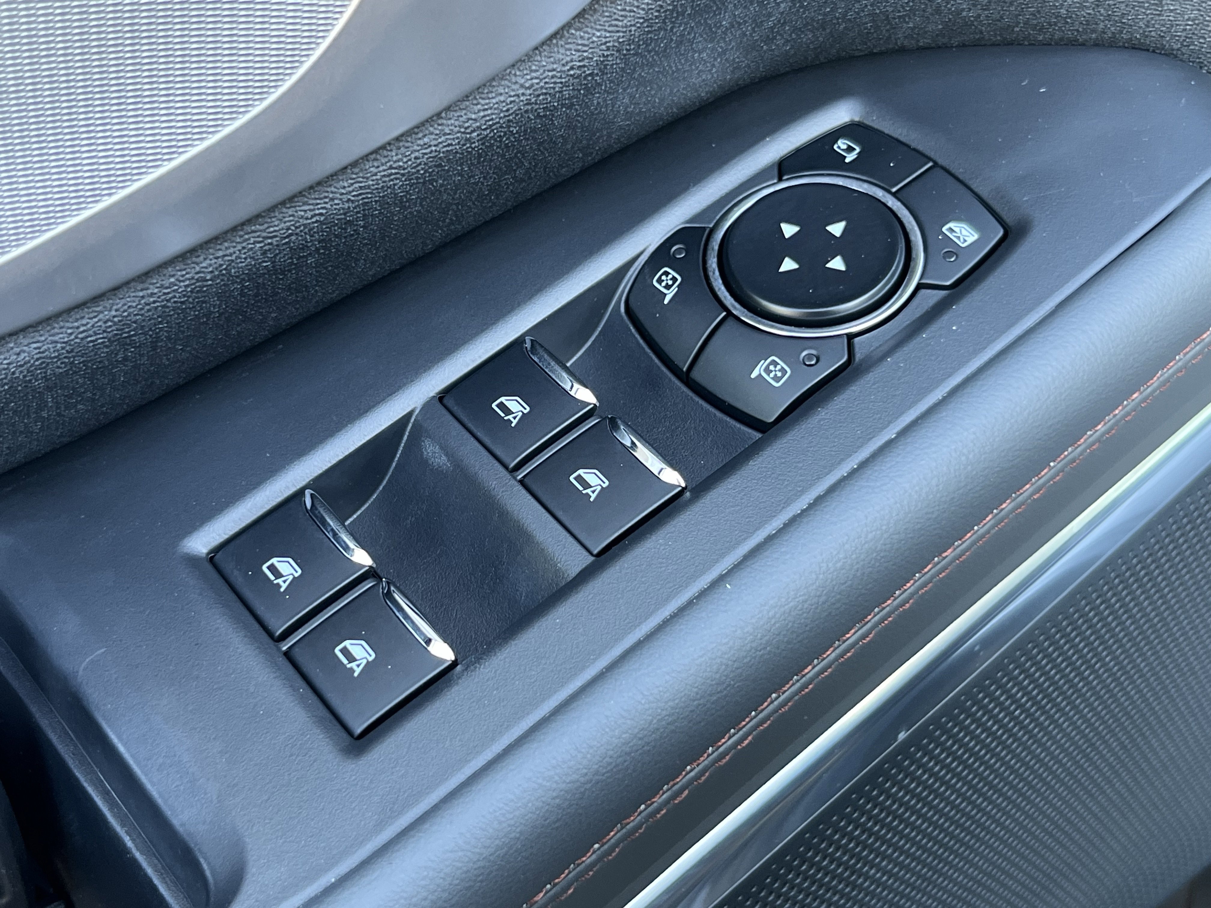 Used 2025 Ford Expedition Active image 22