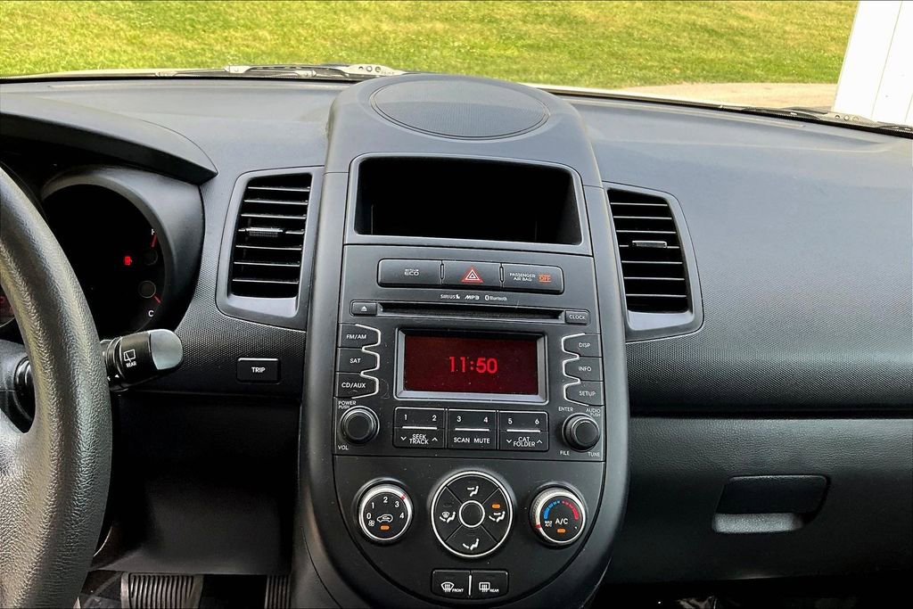 Used 2013 Kia Soul FWD image 13