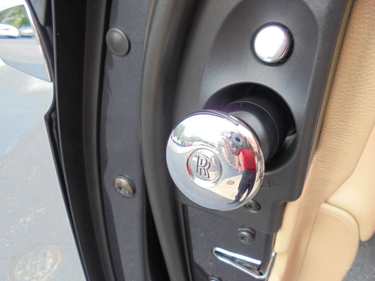 Used 2011 Rolls-Royce Ghost image 46