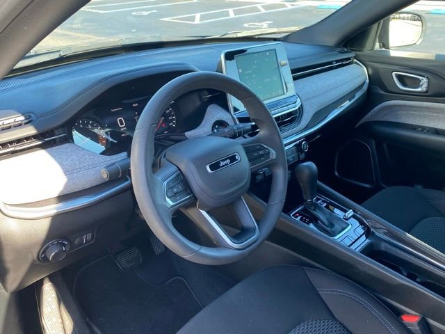 Used 2025 Jeep Compass Sport AWD/4WD image 14
