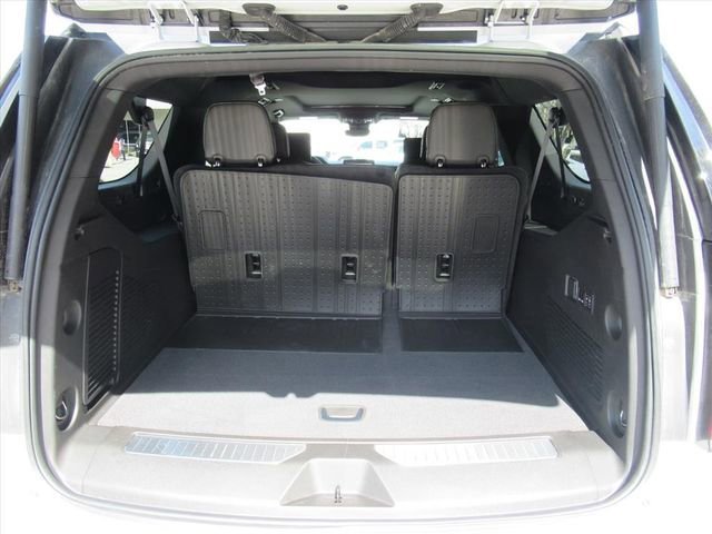 Used 2024 Chevrolet Suburban High Country w/ Advanced Technology Package AWD/4WD image 35