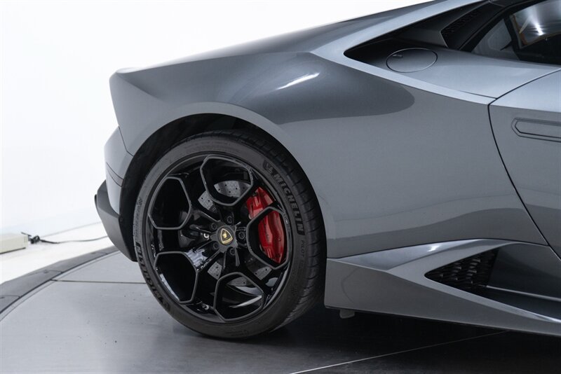 Used 2016 Lamborghini Huracan LP 580-2 RWD image 25