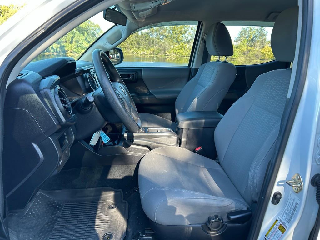 Used 2016 Toyota Tacoma SR image 14