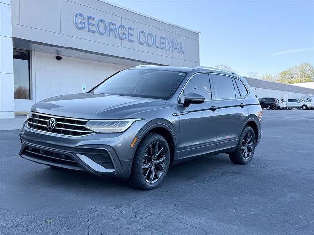 Used 2023 Volkswagen Tiguan SE w/ Panoramic Sunroof Package FWD image 8