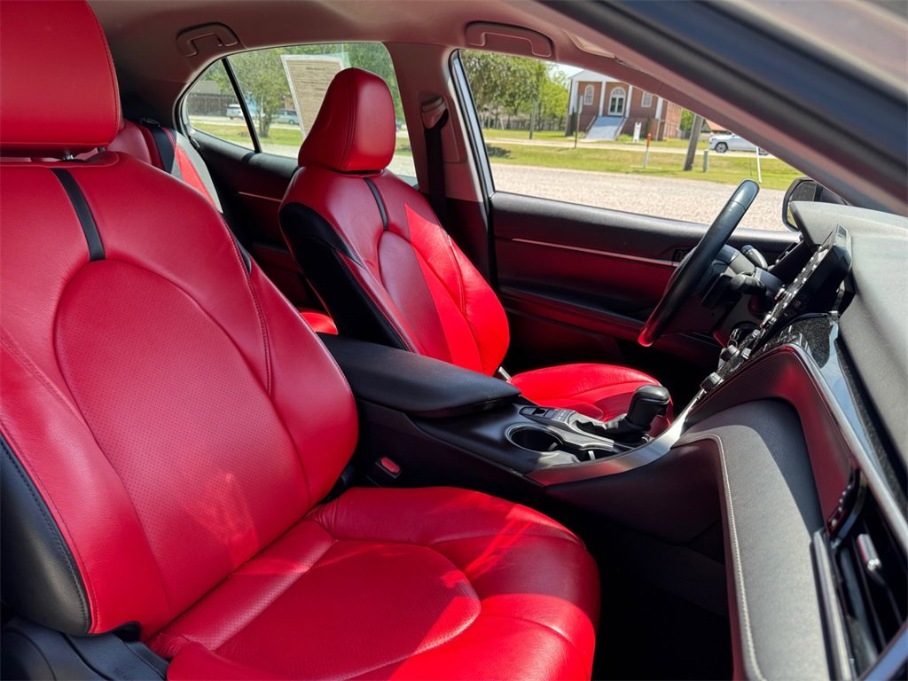 Used 2022 Toyota Camry SE image 16