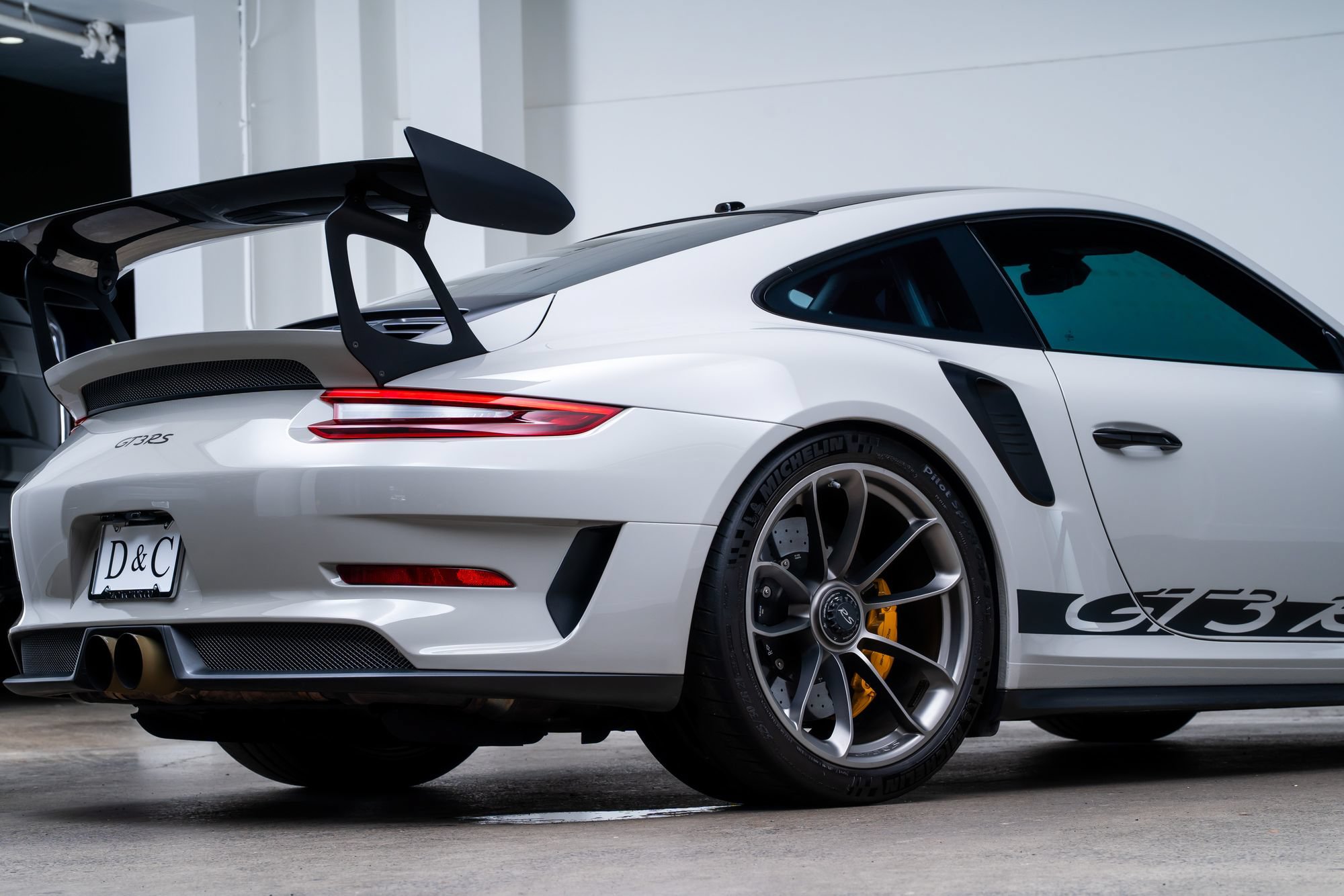 Used 2019 Porsche 911 GT3 RS RWD image 14