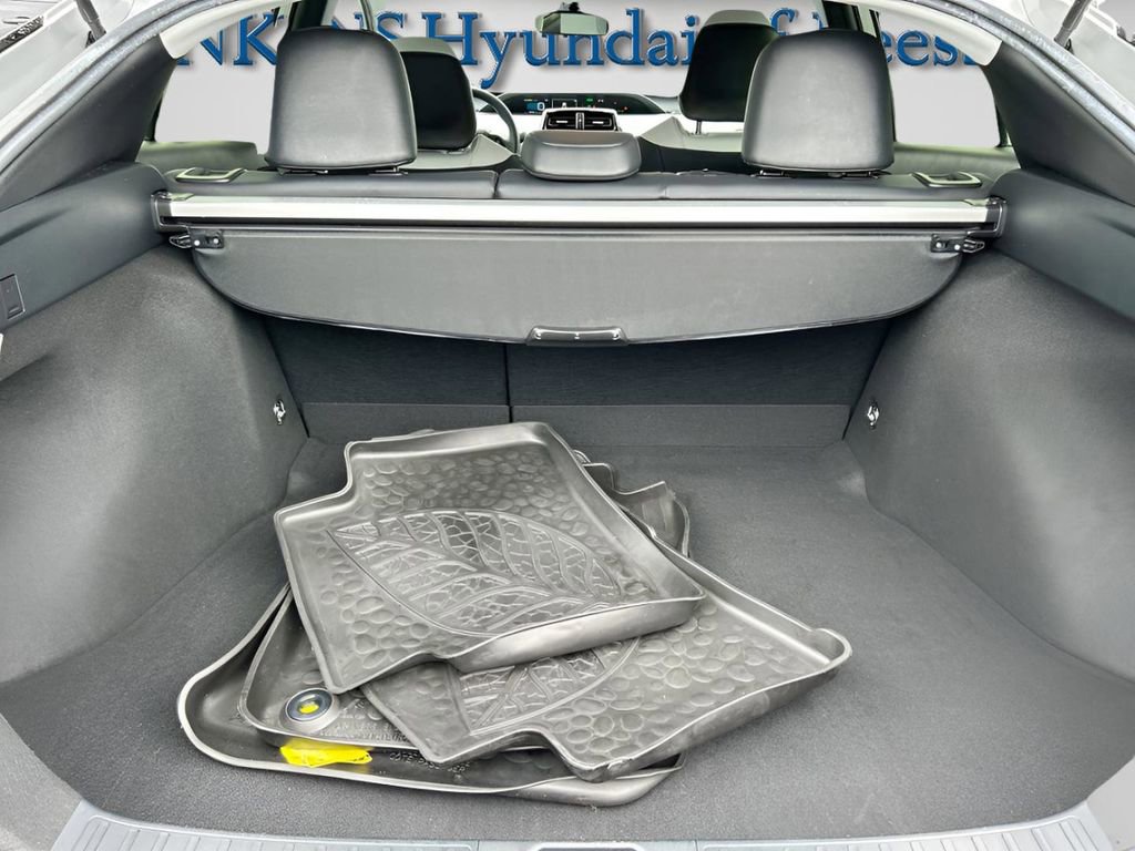 Used 2020 Toyota Prius XLE image 15