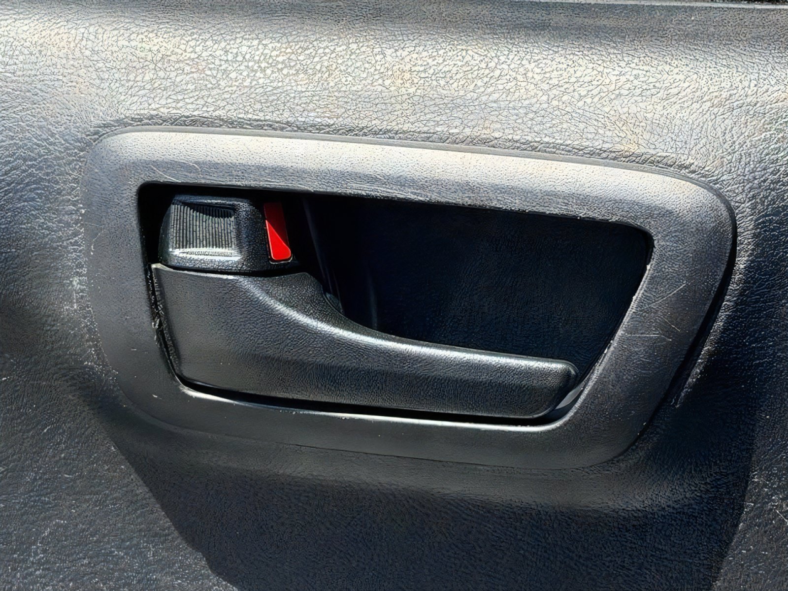 Used 2020 Toyota Tacoma SR RWD image 17